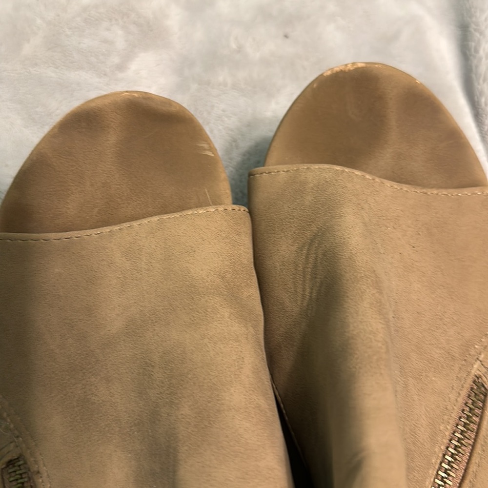 Heels - Picture 6 of 7
